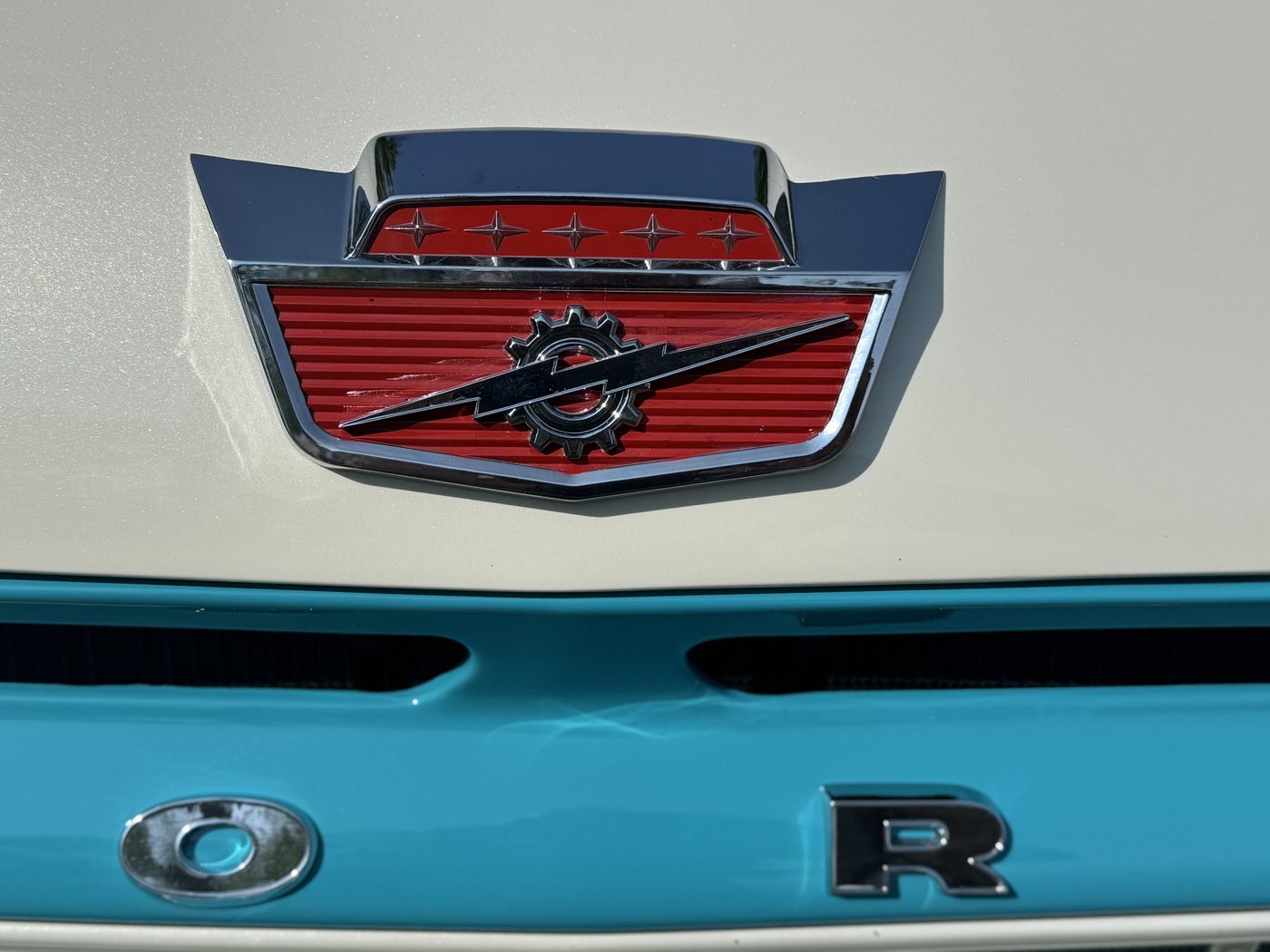 Hood emblem and paint detail