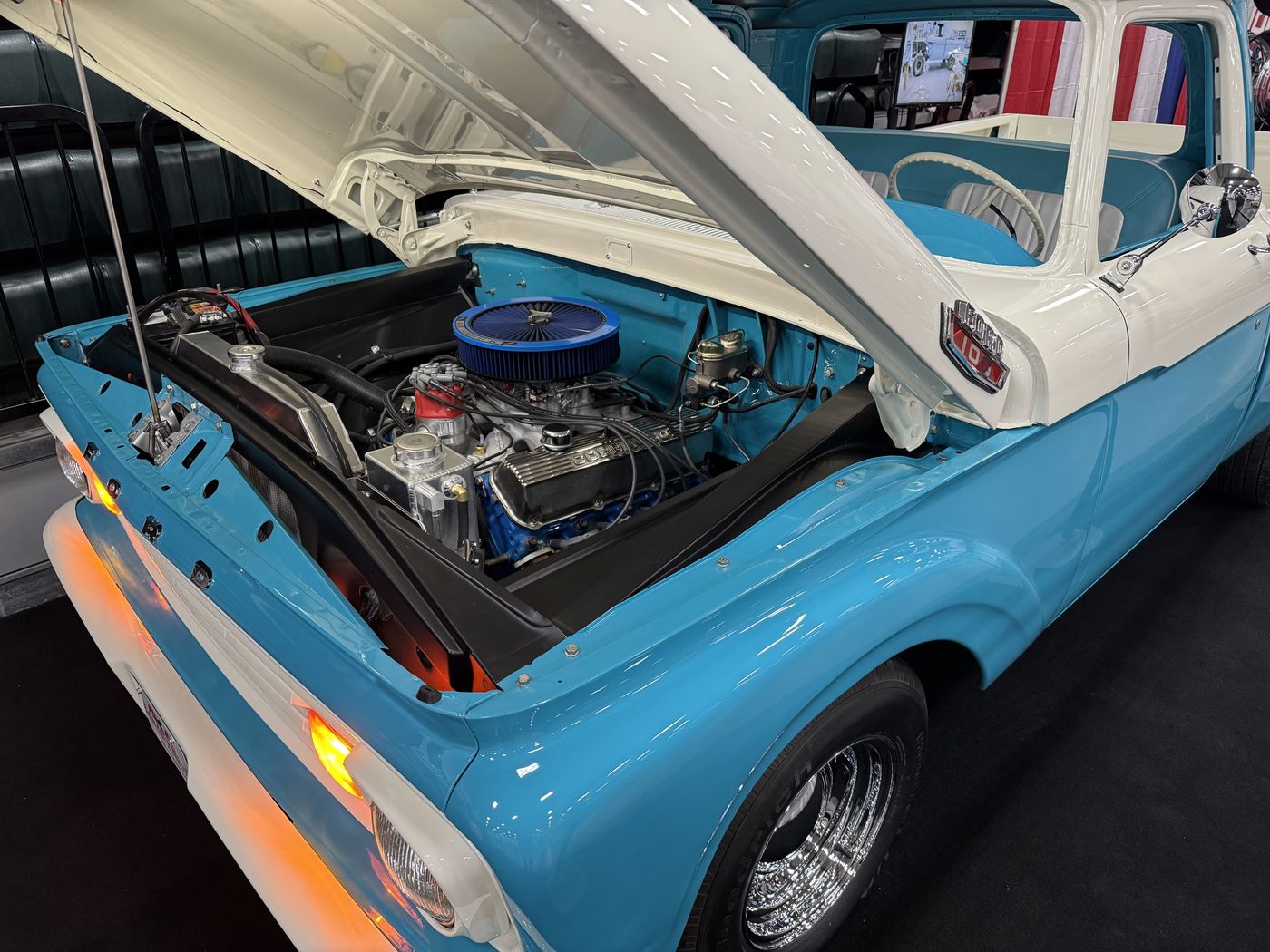Engine bay, hood up