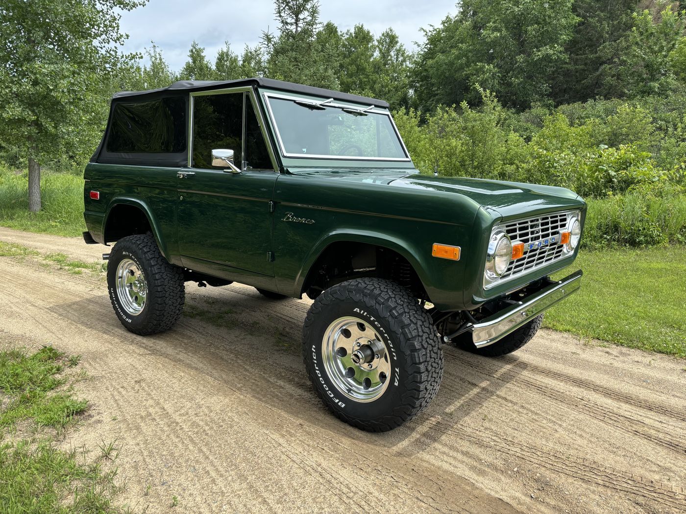 Deep green 4x4