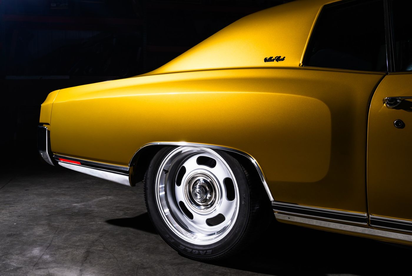 Gold coupe, studio profile