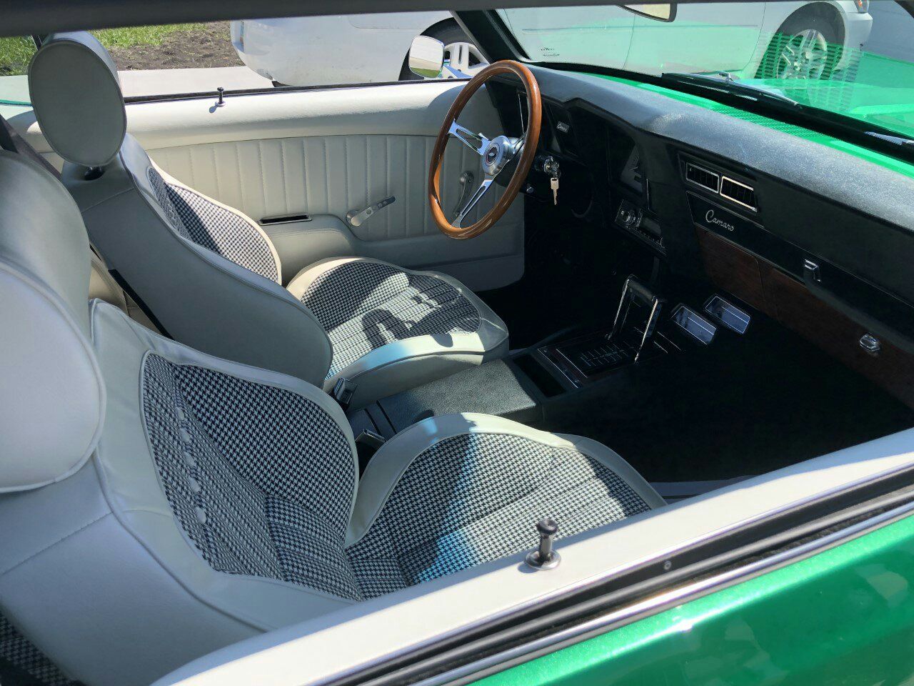 Green SS coupe, interior