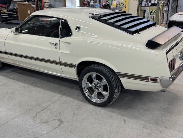 Mustang Mach 1, rear three-quarter