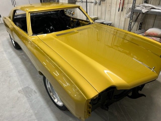 Gold coupe, body in colour